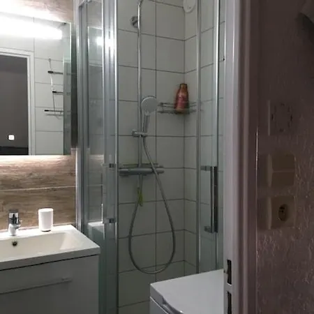 6 Pers Avec Piscine Et Parking Apartament